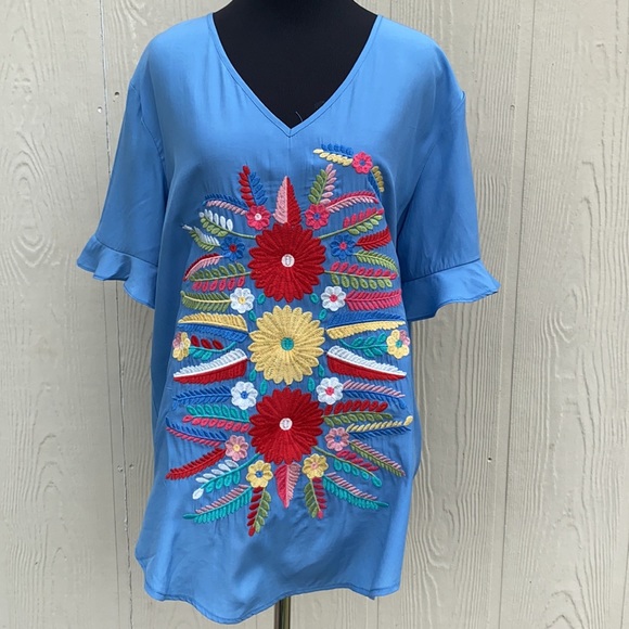 layerz Clothing Tops - Layerz Clothing Embroidery Floral V - Neck Summer